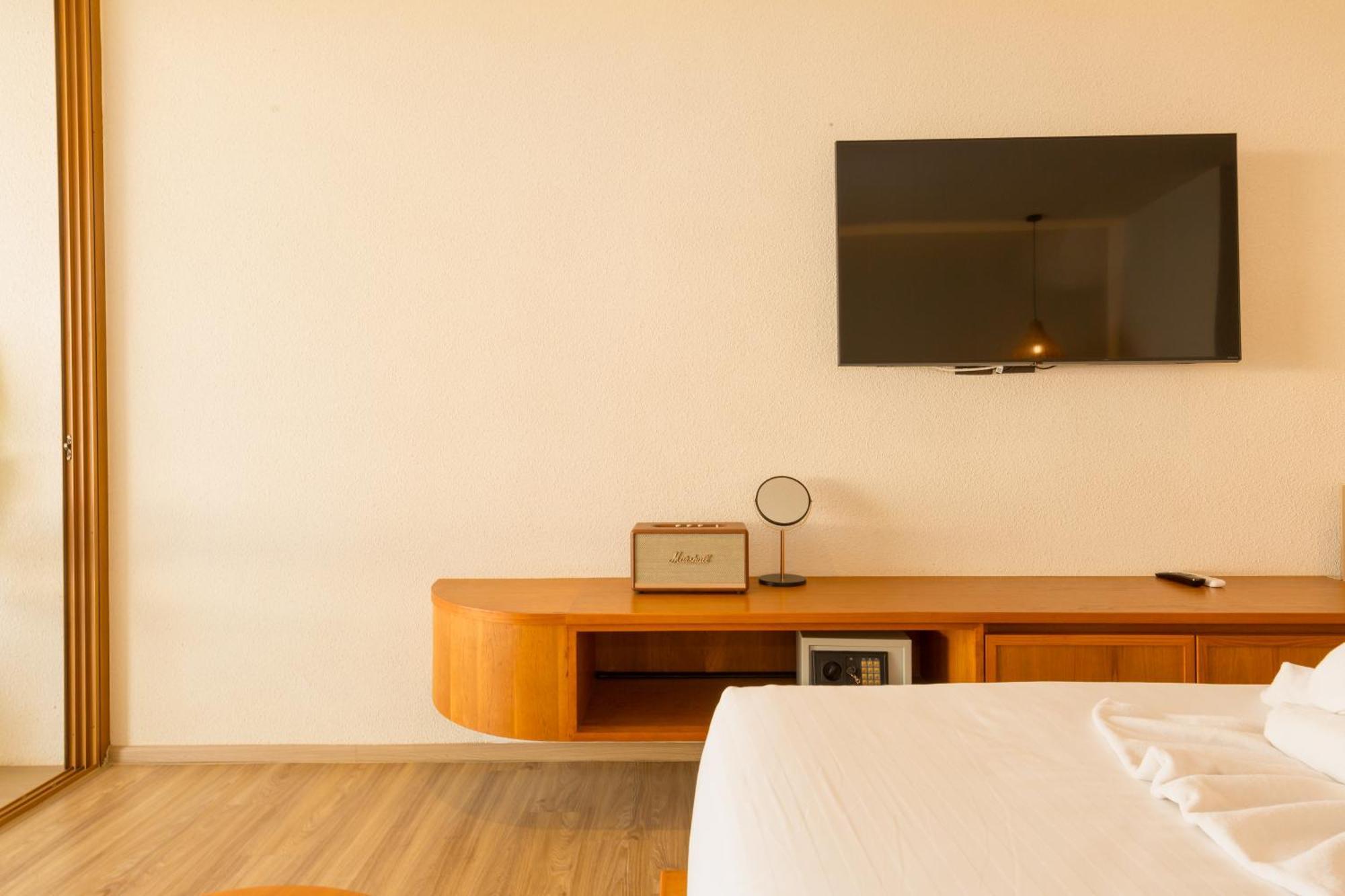Tasana Bar And Luxury Resort ラン島 エクステリア 写真