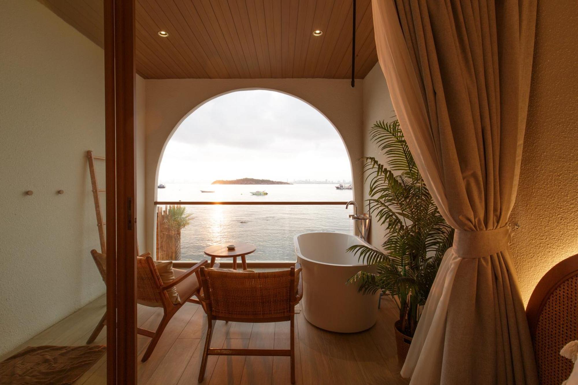 Tasana Bar And Luxury Resort ラン島 エクステリア 写真
